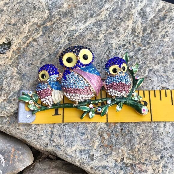 Owl Brooch - Picture 5 of 6